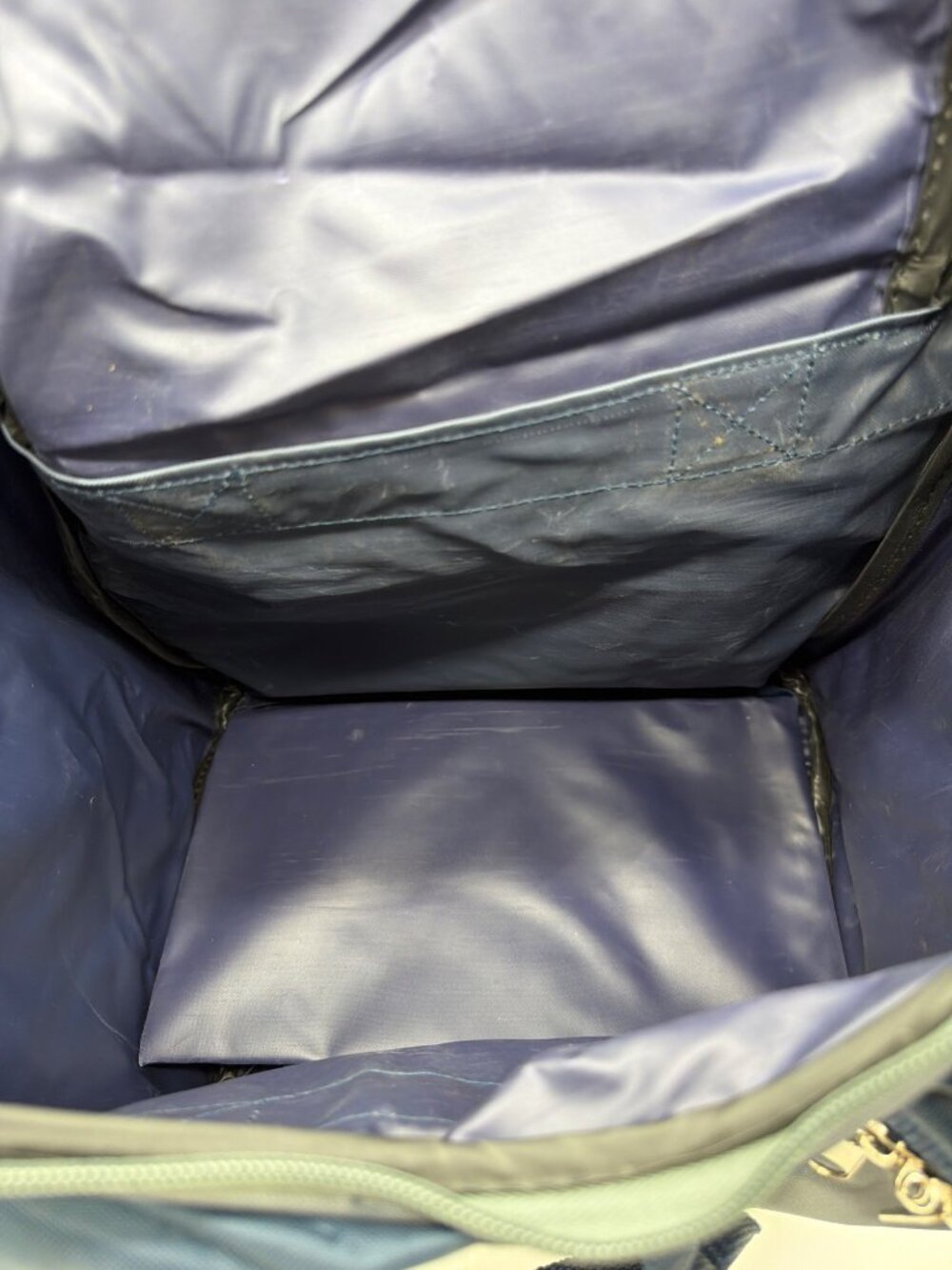 17" Blue Travel Bag With External Pockets Adjustable Strap & Reinforced Bottom - Picture 8 of 9